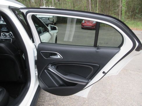 Used 2020 Mercedes-Benz GLA 250 4MATIC image 14