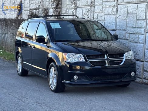 Used 2020 Dodge Grand Caravan SXT image 3