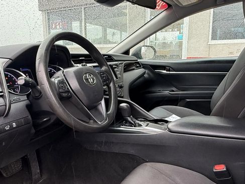 Used 2019 Toyota Camry LE FWD image 9