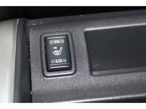 Used 2018 Nissan Titan SL w/ Chrome Package AWD/4WD image 31