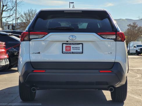 Used 2025 Toyota RAV4 LE image 7