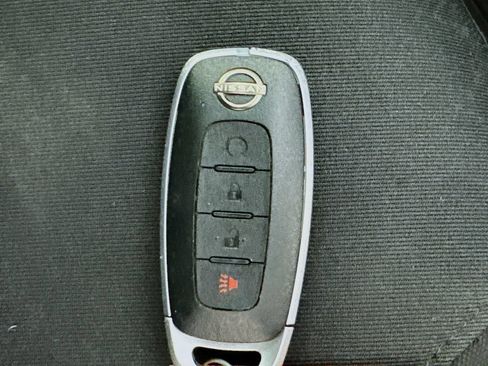Used 2024 Nissan Pathfinder SV FWD image 40