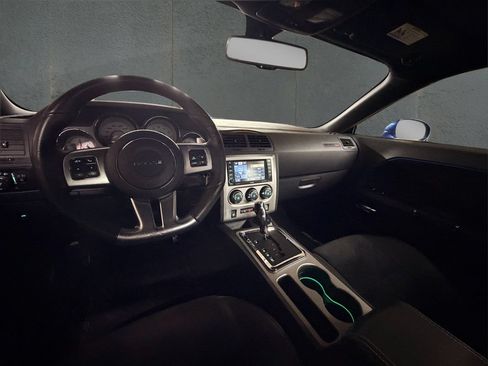 Used 2012 Dodge Challenger SRT8 RWD image 18