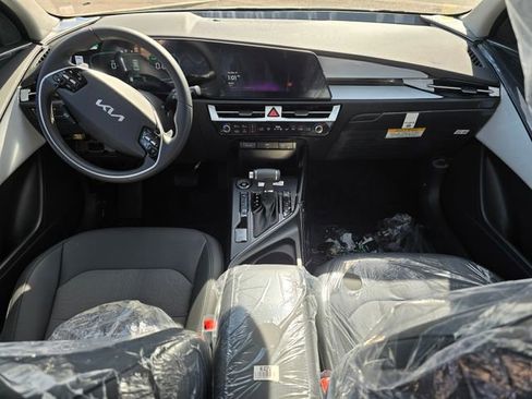 New 2025 Kia Niro EX image 5