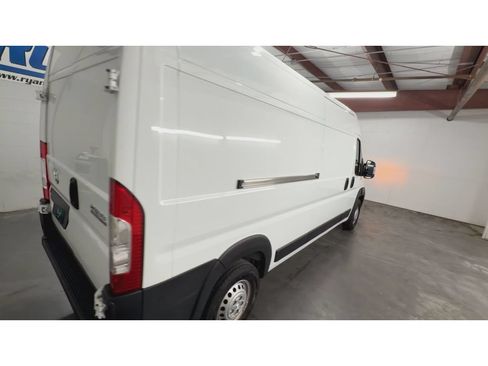 Used 2024 RAM ProMaster 2500 FWD image 8