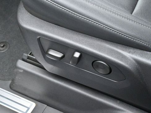 Used 2025 Chevrolet Silverado 3500 LTZ w/ LTZ Plus Package image 15