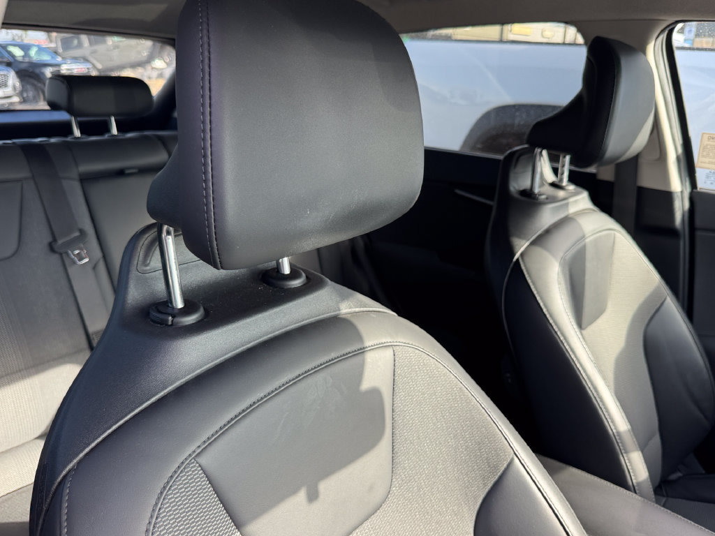 Used 2023 Kia Niro Wind FWD image 15