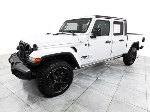 Used 2022 Jeep Gladiator Sport AWD/4WD image 4