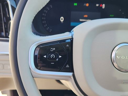 New 2026 Volvo XC60 T8 Ultra w/ Protection Package Premier image 16