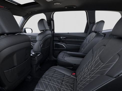 Used 2025 Kia Telluride AWD image 18