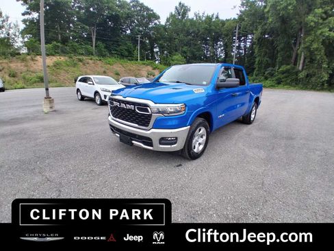 Used 2025 RAM 1500 Big Horn AWD/4WD image 7