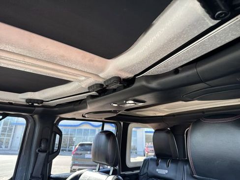Used 2021 Jeep Wrangler Unlimited Rubicon AWD/4WD image 23