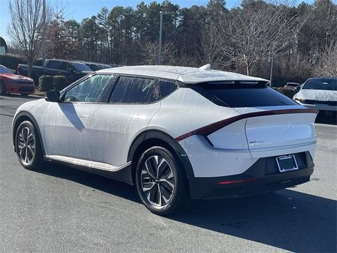 Used 2024 Kia EV6 Light image 10