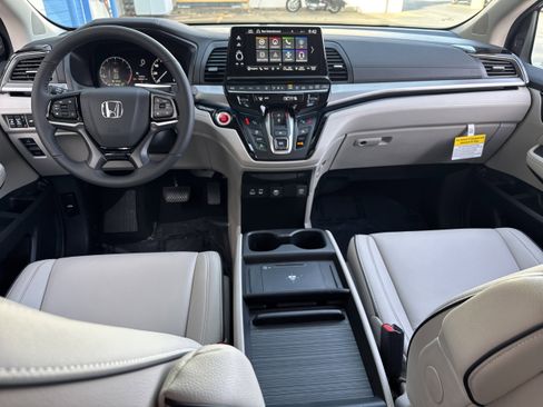 New 2026 Honda Odyssey Touring image 19