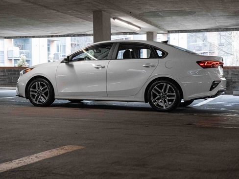 Used 2021 Kia Forte EX image 3