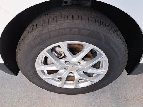 Used 2024 Chevrolet Equinox LT FWD image 36