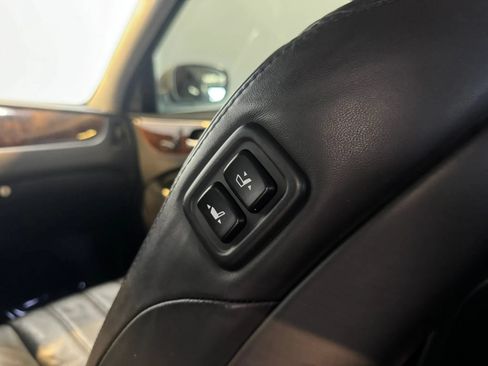 Used 2012 Hyundai Equus Signature RWD image 29