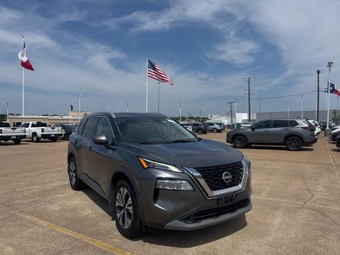 Used 2022 Nissan Rogue SV w/ SV Premium Package AWD/4WD image 1
