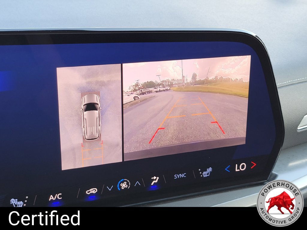 Used 2024 Chevrolet Traverse LT FWD image 27