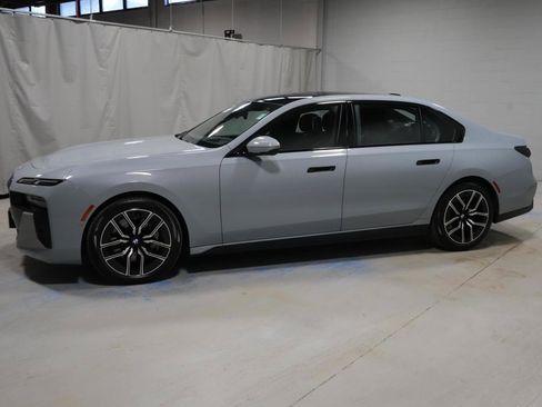 Certified 2023 BMW 760i xDrive w/ Parking Assistance Package image 16