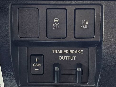Used 2018 Toyota Tundra SR5 AWD/4WD image 29