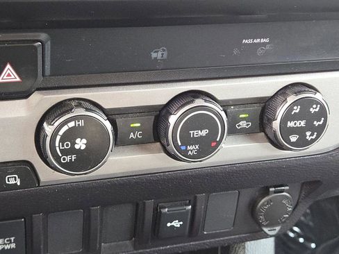 Used 2021 Toyota Tacoma SR AWD/4WD image 28