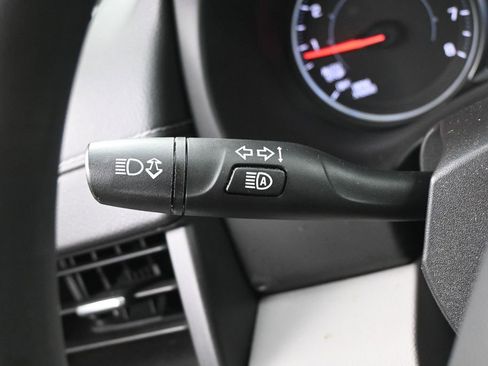 Used 2023 GMC Terrain SLE w/ Driver Convenience Package FWD image 18