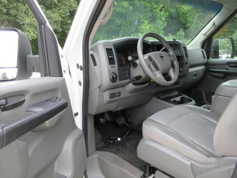 Used 2021 Nissan NV 2500 SV RWD image 23