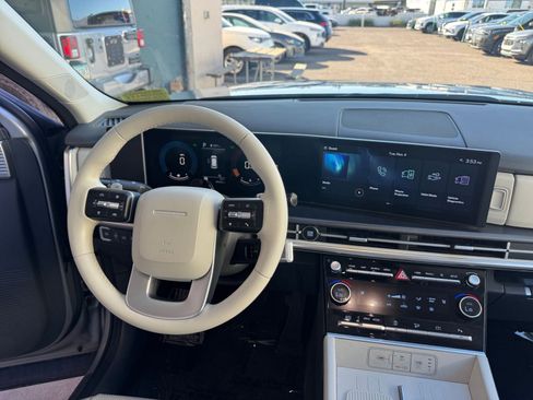Used 2025 Hyundai Santa Fe SEL image 33
