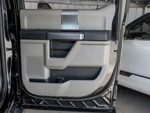 Used 2019 Ford F250 XLT w/ XLT Premium Package AWD/4WD image 46