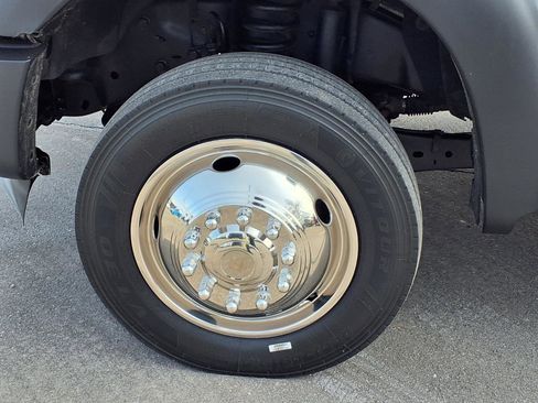 Used 2013 Ford F550 4x4 Regular Cab Super Duty image 21