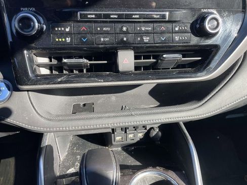 Used 2021 Toyota Highlander Platinum image 40