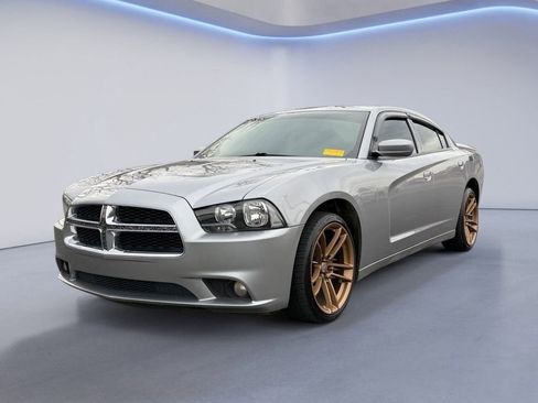 Used 2014 Dodge Charger SE image 7