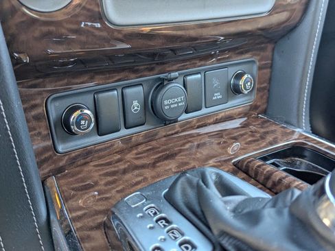 Used 2017 Nissan Armada Platinum w/ Captain Seat Package image 33