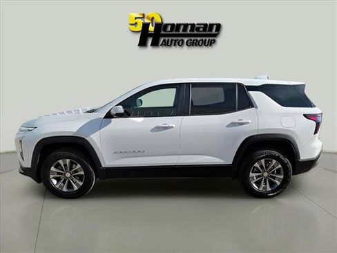 Used 2025 Chevrolet Equinox LT FWD image 2