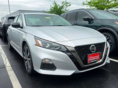 Used 2019 Nissan Altima 2.5 SR w/ SR Premium Package FWD image 4