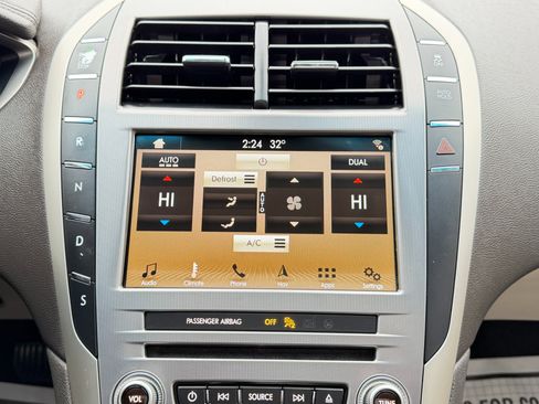 Used 2017 Lincoln MKZ Reserve w/ Climate Package image 58