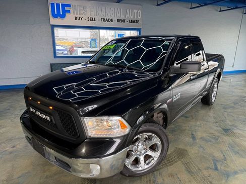 Used 2016 RAM 1500 Laramie AWD/4WD image 1