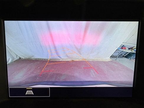 Used 2022 GMC Terrain SLE w/ Driver Convenience Package image 25