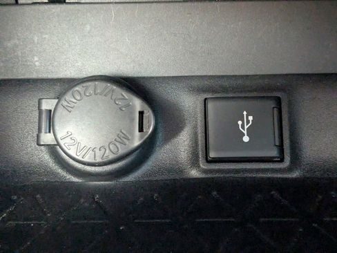 Used 2021 Toyota RAV4 XLE Premium image 24