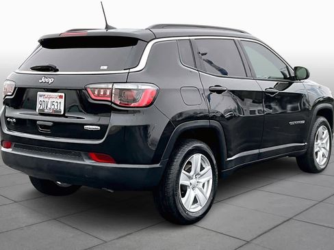 Used 2022 Jeep Compass Latitude image 12