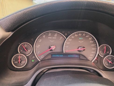 Used 2005 Chevrolet Corvette Coupe w/ Preferred Equipment Group RWD image 8