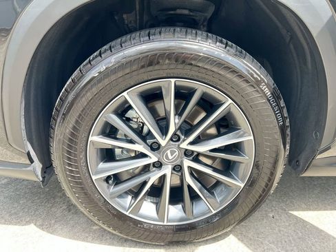 Certified 2025 Lexus NX 250 FWD w/ Accessory Package (Z1) image 9