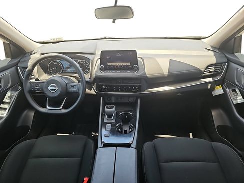 Certified 2024 Nissan Rogue S FWD image 9
