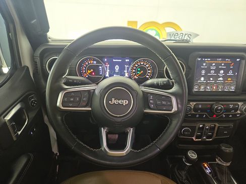 Used 2020 Jeep Gladiator Overland image 14