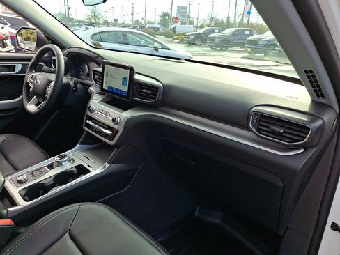 Used 2023 Ford Explorer XLT w/ Equipment Group 202A image 11