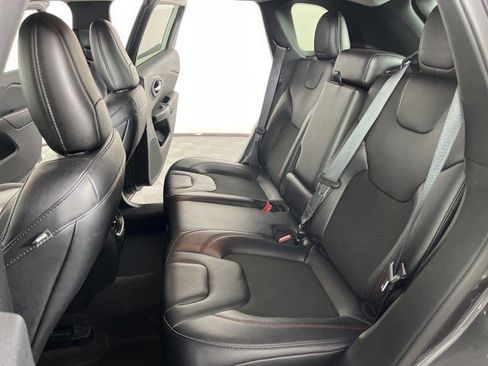 Used 2022 Jeep Cherokee Trailhawk w/ Comfort/Convenience Group image 38