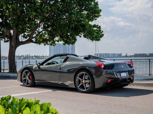 Used 2014 Ferrari 458 Spider RWD image 6