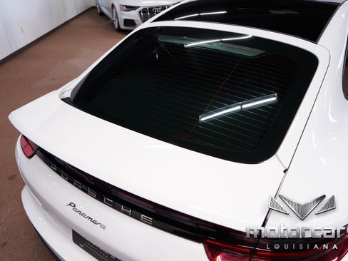 Used 2018 Porsche Panamera image 14