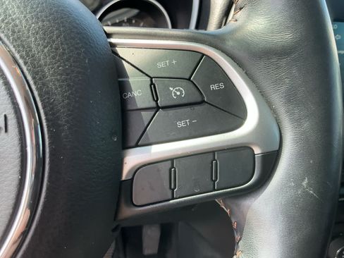 Used 2018 Jeep Compass Latitude w/ Popular Equipment Group AWD/4WD image 23